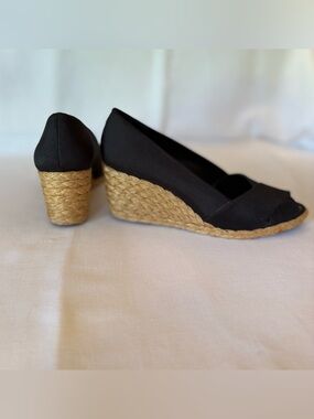 Adrienne Vittadini Black Espadrille Wedge Peep-Toe Heels Size 9